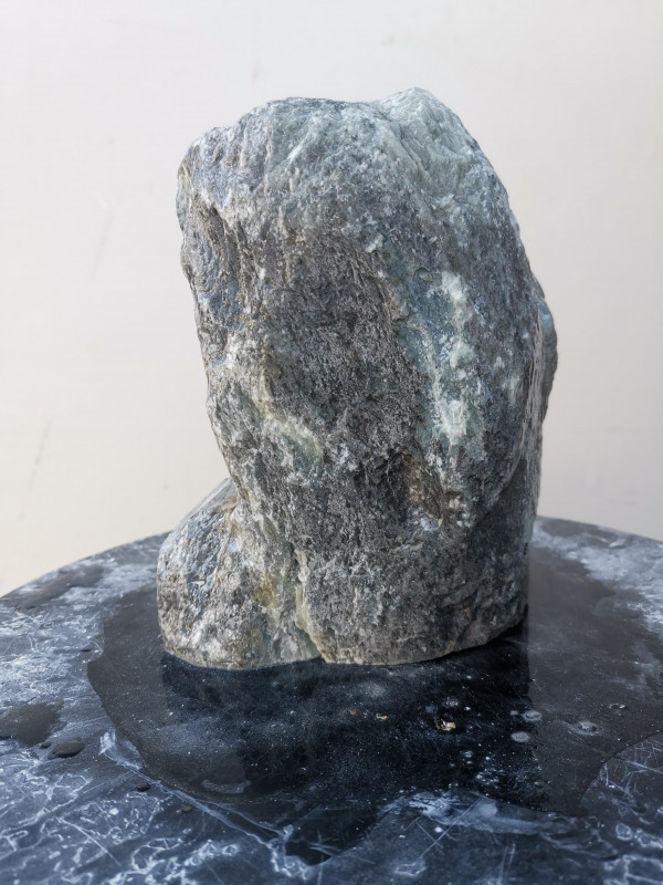 Speckstein; Einzelst�ck; aus Indien; dunkelgr�n mit Streifen; 3,300 kg