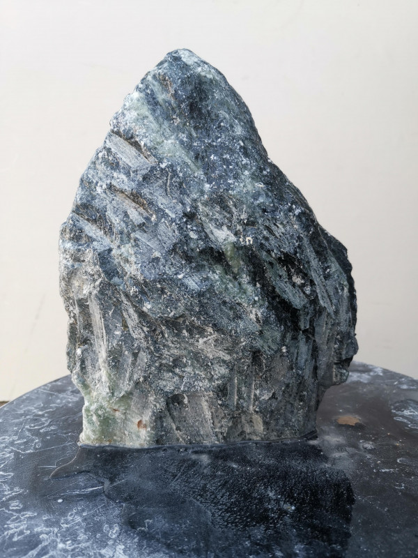 Speckstein; Einzelst�ck; aus Indien; schwarz mit wenig t�rkis; 2,990 kg