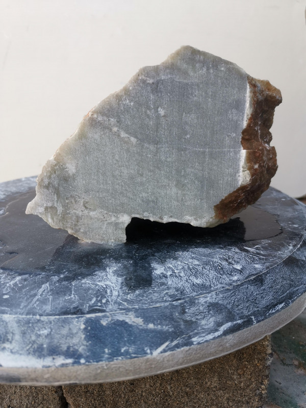 Speckstein; Einzelst�ck; aus Indien; dunkelgrau; harter Speckstein; 3,470 kg