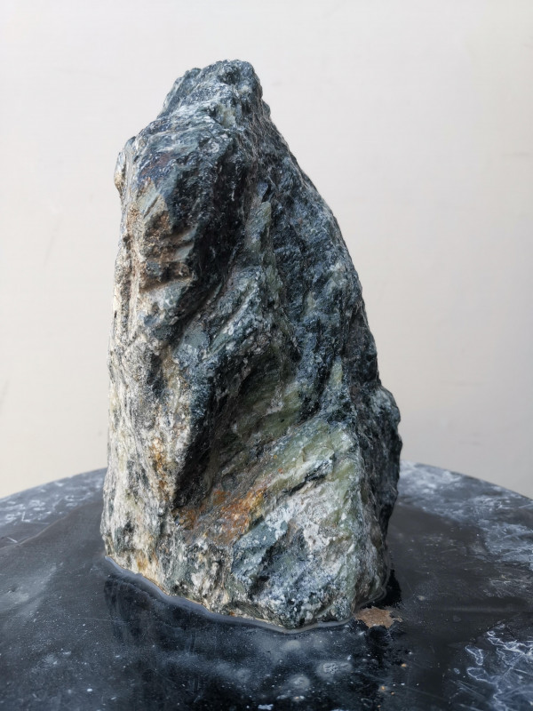 Speckstein; Einzelst�ck; aus Indien; dunkel mit Streifen; 3,180 kg