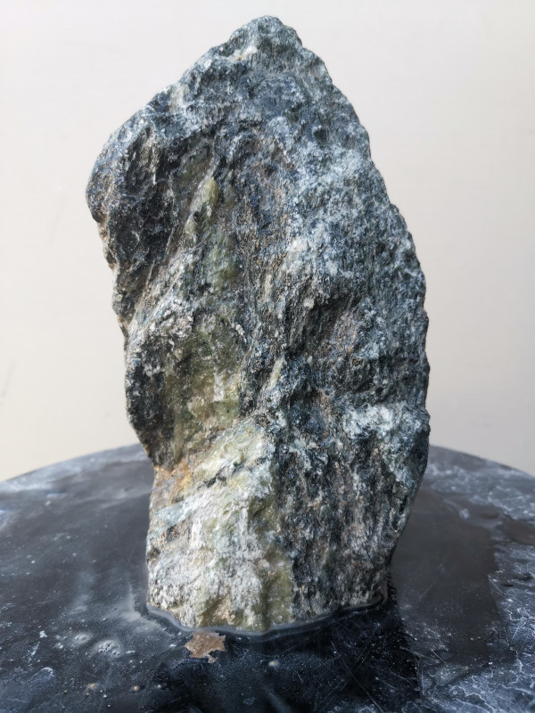 Speckstein; Einzelst�ck; aus Indien; dunkel mit Streifen; 3,180 kg