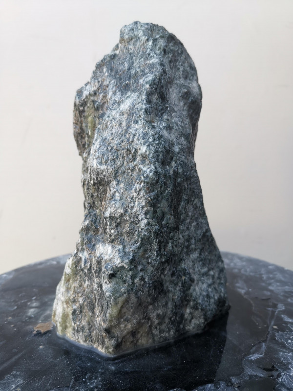 Speckstein; Einzelst�ck; aus Indien; dunkel mit Streifen; 3,180 kg