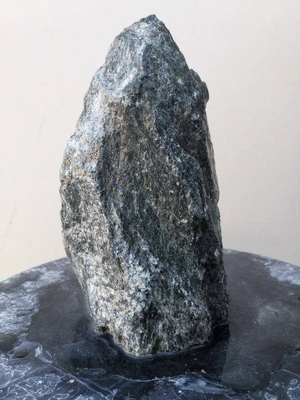 Speckstein; Einzelst�ck; aus Indien; dunkel mit Streifen; 3,180 kg