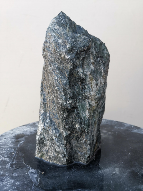 Speckstein; Einzelst�ck; aus Indien; dunkel mit Streifen; 3,180 kg