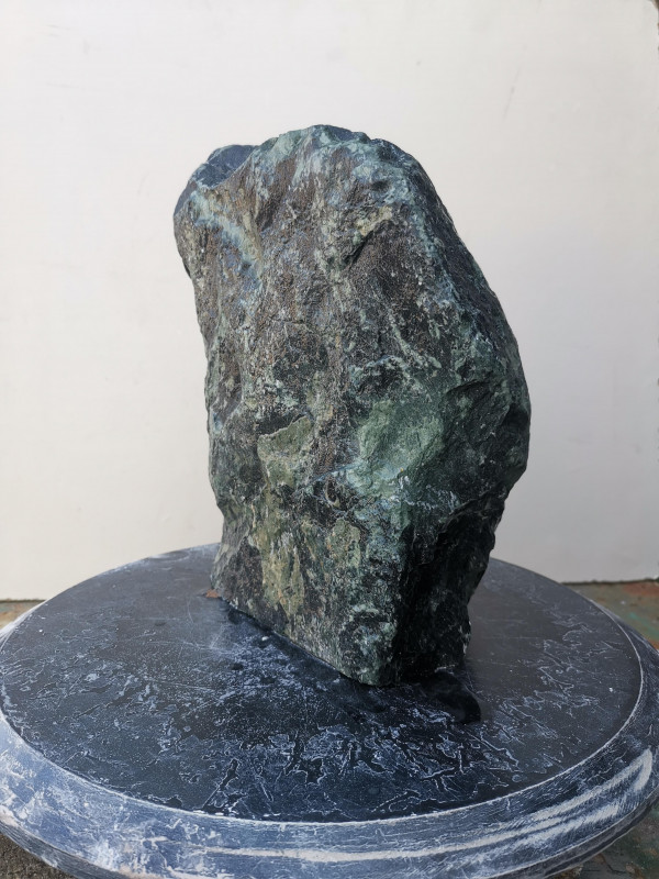 Speckstein; Einzelst�ck; aus Indien; oliv-schwarz; 8,410 kg