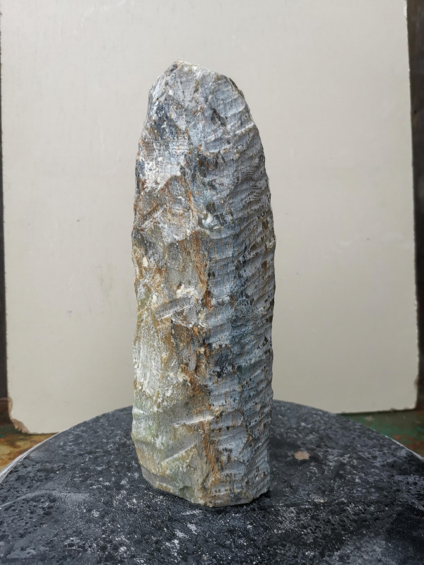 Speckstein; fast Rechteck S�ule; Einzelst�ck; aus Indien; gr�n braun Farb Mix; 4,170 kg