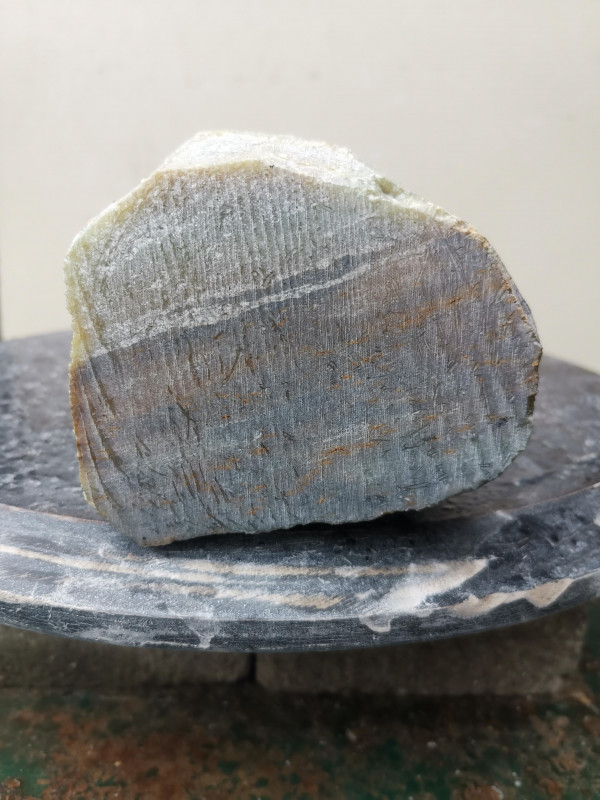 Speckstein; fast Rechteck S�ule; Einzelst�ck; aus Indien; gr�n braun Farb Mix; 4,170 kg