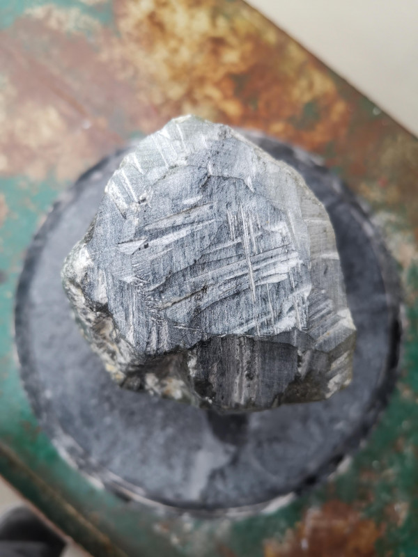 Speckstein; fast Rechteck S�ule; Einzelst�ck; aus Indien; gr�n Farb Mix; 5,530 kg