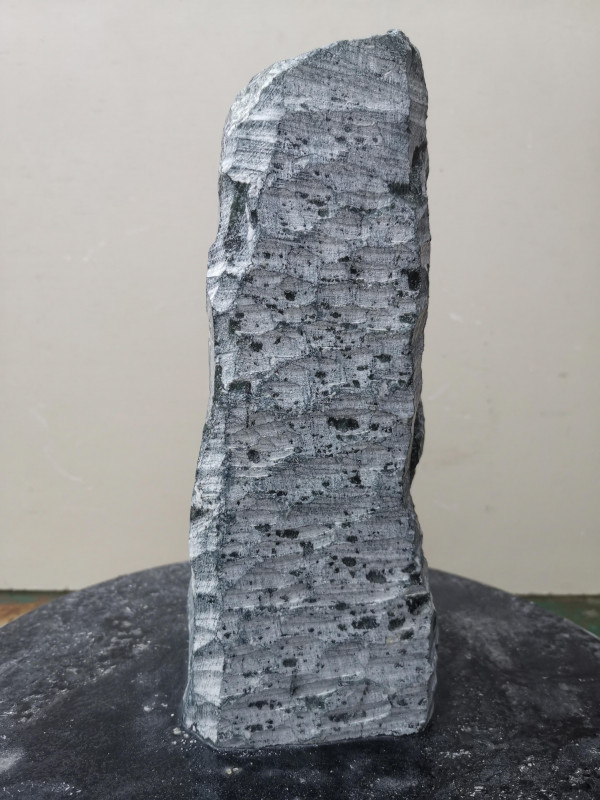 Speckstein; fast Rechteck S�ule; Einzelst�ck; aus Indien; dunkelgr�n; 5.040 kg