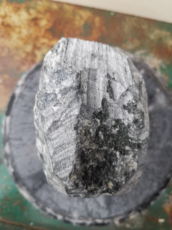 Speckstein; fast Rechteck S�ule; Einzelst�ck; aus Indien; dunkelgr�n; 5.040 kg