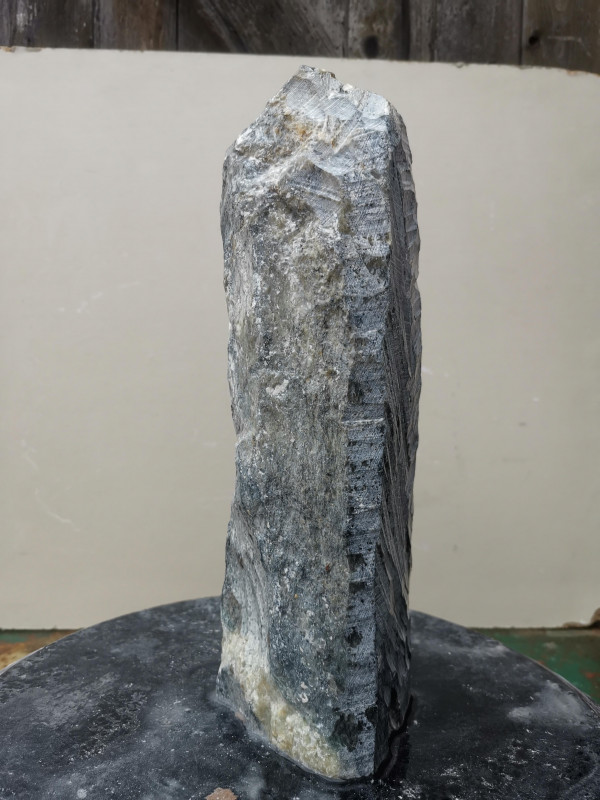 Speckstein; fast Rechteck S�ule; Einzelst�ck; aus Indien; gr�n Mix; 4.070 kg