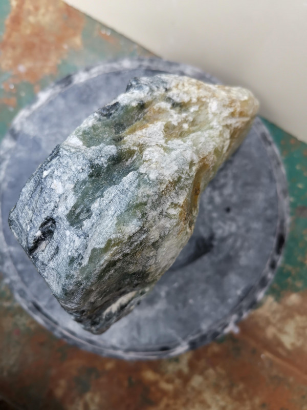 Speckstein; Einzelst�ck; aus Indien; t�rkis-schwarz, tlw. gr�n; 6,170 kg