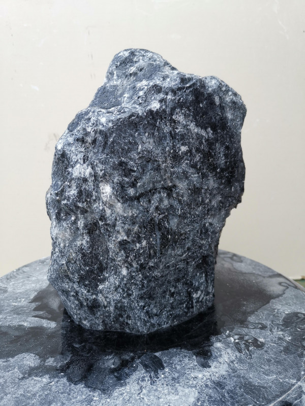 Speckstein; Einzelst�ck; aus China; schwarz; 7,250 kg