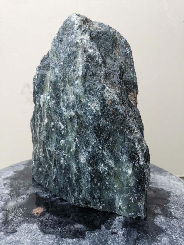 Speckstein; Einzelst�ck; aus China; schwarz, tlw. andere Farben; 5,040 kg