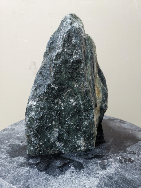 Speckstein; Einzelst�ck; aus China; schwarz, tlw. andere Farben; 5,040 kg