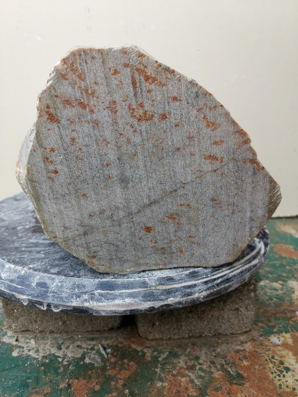 Speckstein; Einzelst�ck; aus Brasilien; braun-gr�n; tlw. andere Farben; 9,820 kg