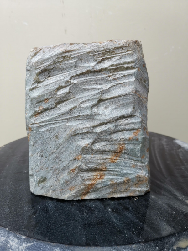 Speckstein; Einzelst�ck; aus Brasilien; braun-gr�n; tlw. andere Farben; 6,590 kg