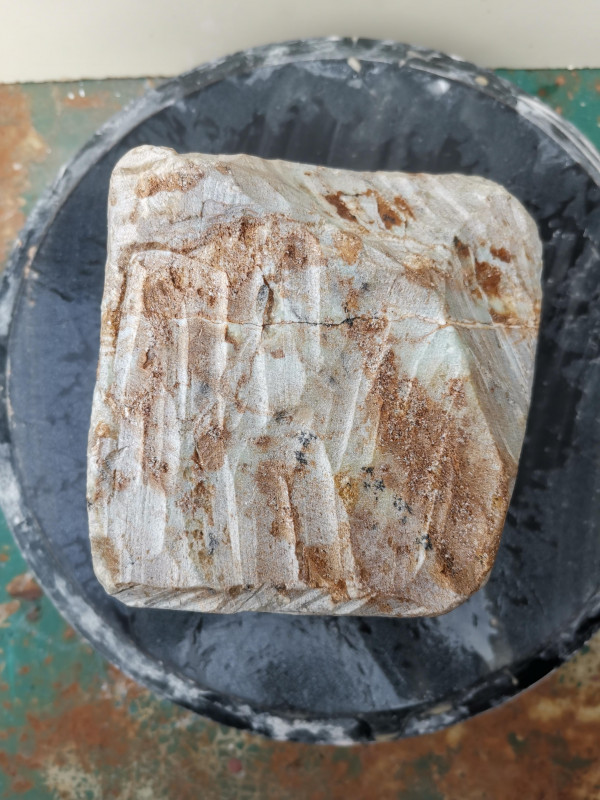 Speckstein; Einzelst�ck; aus Brasilien; braun-gr�n; tlw. andere Farben; 6,590 kg