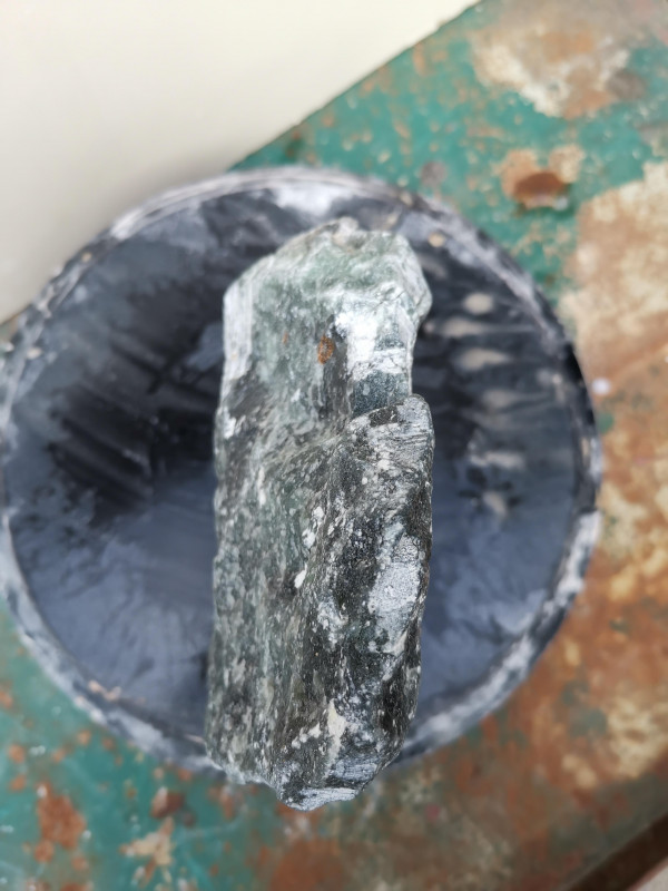 Speckstein; Einzelst�ck; aus Indien; dunkler t�rkis schwarz; 3,810 kg