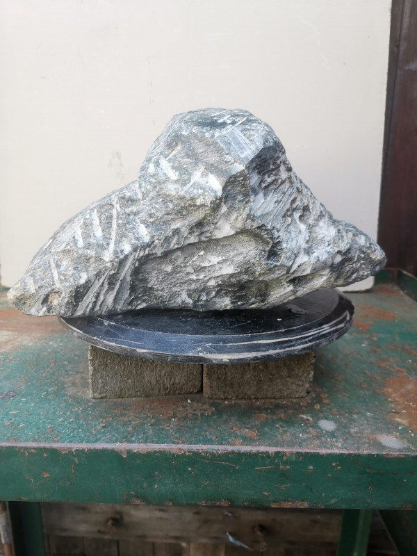 Speckstein; Einzelst�ck; aus Indien; dunkelgr�n; 28,290 kg