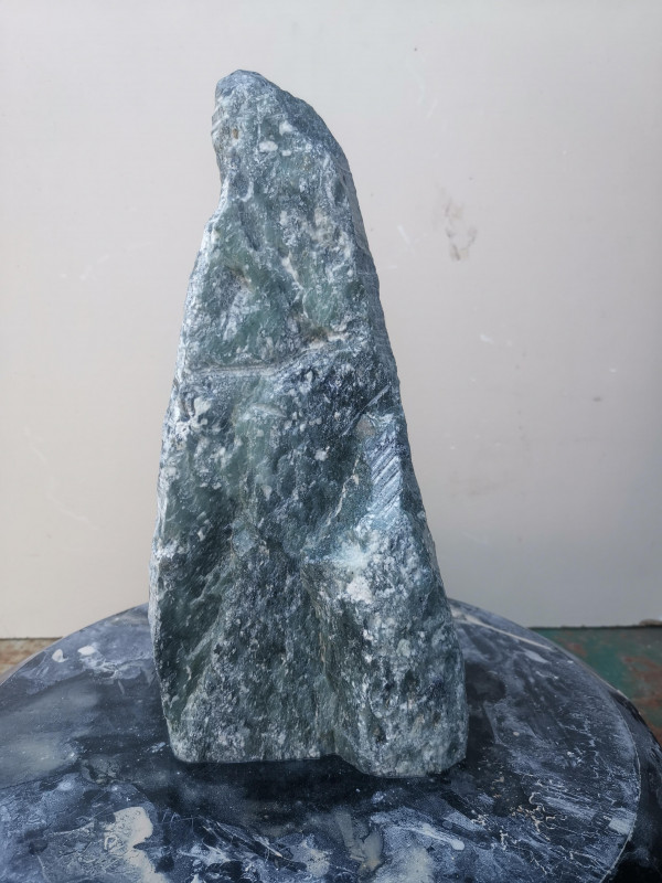 Speckstein; Einzelst�ck; aus Indien; gr�n - schwarz; 4,130 kg