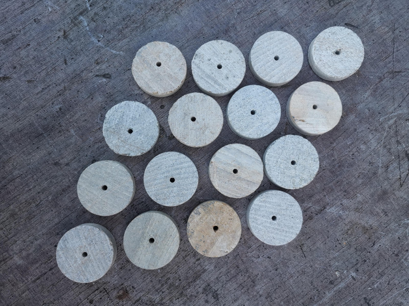9 x Amulettstein; rund; mit Loch; Donut