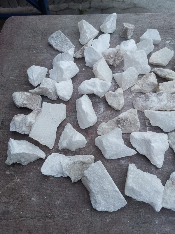 Alabaster; einzelnes Sortiment; 50 bis 150g; Gesamt 5 kg