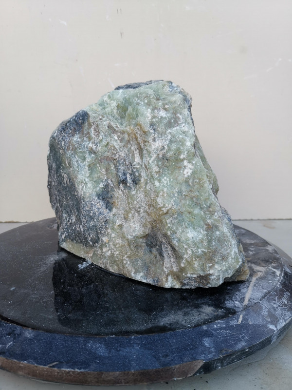 Speckstein; Einzelst�ck; aus Indien; t�rkis - schwarz, mit anderen Farben; 6,830 kg