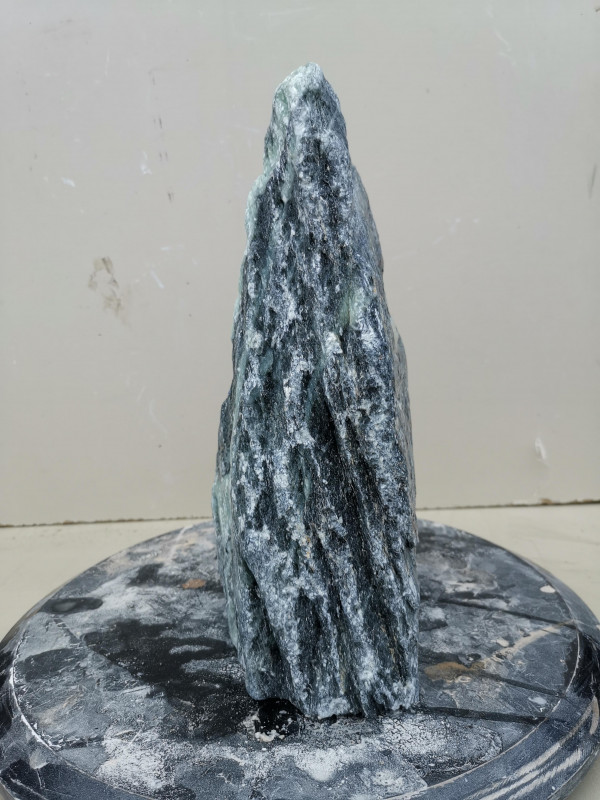 Speckstein; Einzelst�ck; aus Indien; schwarz- t�rkis, vlt. braun; 8,220 kg