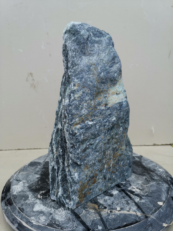 Speckstein; Einzelst�ck; aus Indien; schwarz- t�rkis, vlt. braun; 8,220 kg