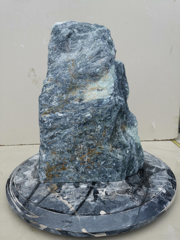 Speckstein; Einzelst�ck; aus Indien; schwarz- t�rkis, vlt. braun; 8,220 kg