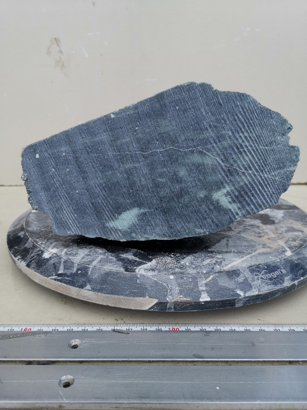 Speckstein; Einzelst�ck; aus Indien; schwarz- t�rkis, vlt. braun; 8,220 kg
