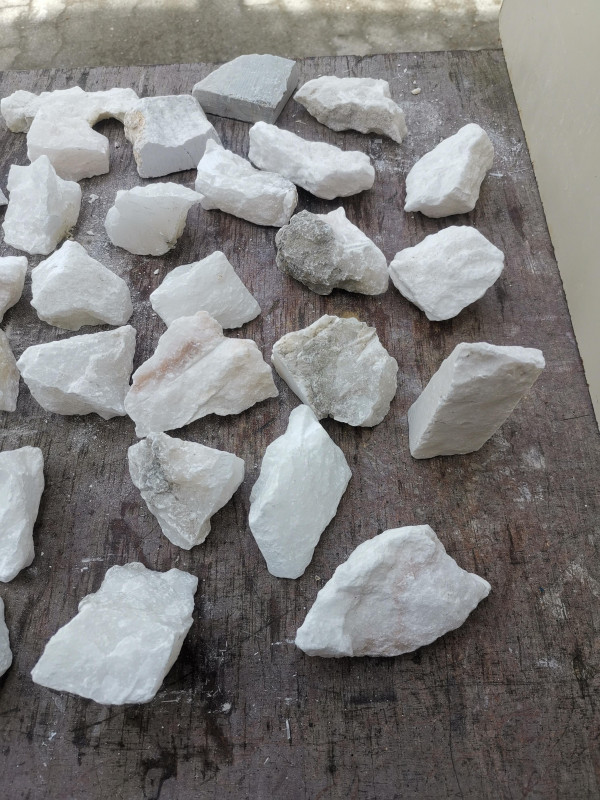 Alabaster; Einzelpartie; Sortiment; von 150-200g; Gesamt 5,900kg