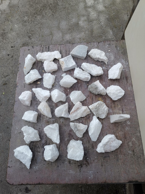 Alabaster; Einzelpartie; Sortiment; von 150-200g; Gesamt 5,900kg