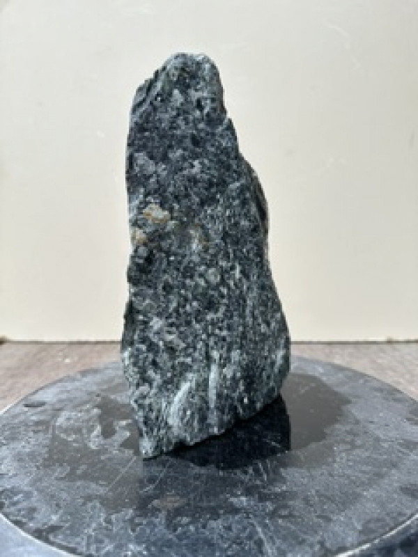 Speckstein; Einzelst�ck; aus Brasilien; schwarz-gr�n; 3,950 kg