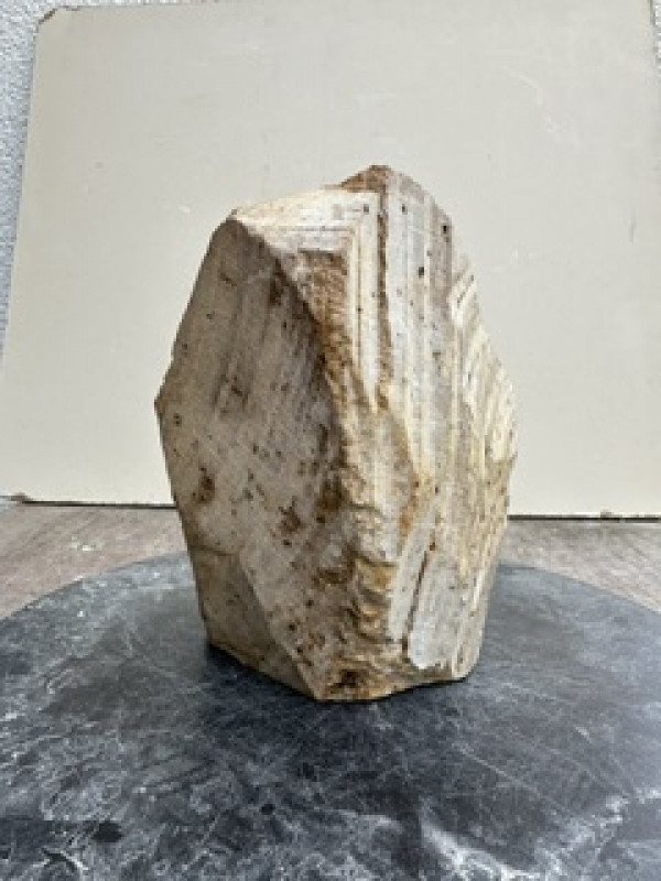 Speckstein; Einzelst�ck; Brasilien; braun; mit schwarzen Punkten; 3,620 kg