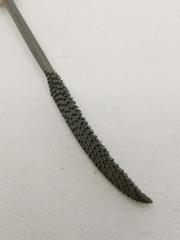 Raspel mit gebogener, spitzer Vogelzunge; 25 cm