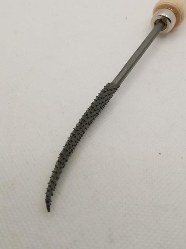 Raspel mit gebogener, spitzer Vogelzunge; 25 cm