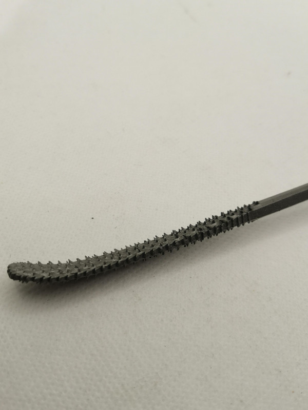 schmale; gebogene Vogelzunge; mit Holzgriff; 25 cm