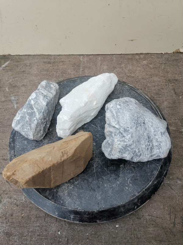 Speckstein; Sortiment; vier Farben; Gesamt 4,290 kg