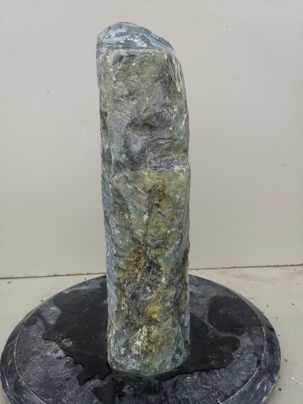 Speckstein; Einzelst�ck; Indien; dunkelgr�n tlw. helle Stellen; 9,660 kg