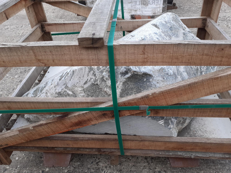 Speckstein; Brocken; aus Brasilien; gr�n; 365 kg