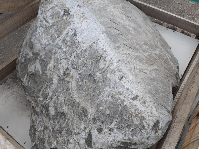Speckstein; Brocken; aus Brasilien; gr�n; 365 kg