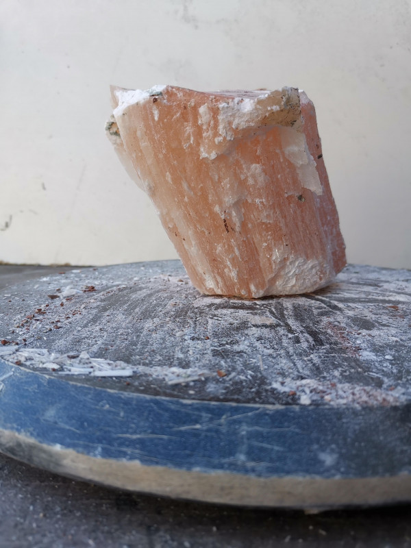 Selenit; Heilstein; Einzelst�ck; aus Marokko; orange; 2,350 kg