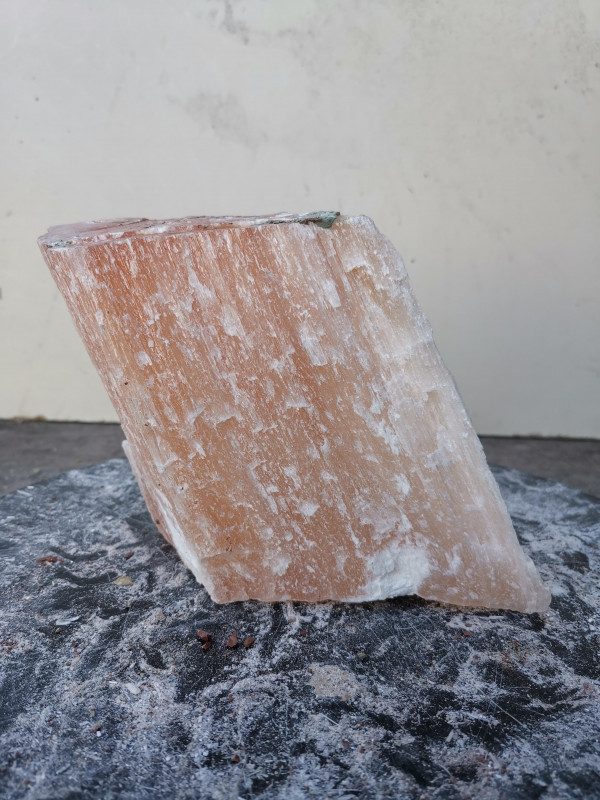 Selenit; Heilstein; Einzelst�ck; aus Marokko; orange; 1,420 kg