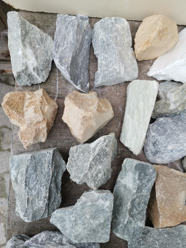 Speckstein; Einzelsortiment; 300-400g; 44 Steine; 15,160 kg