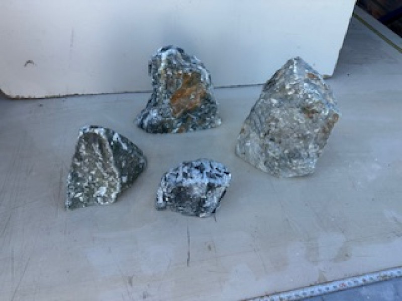4 Specksteine; Einzelst�cke Sortiment; zus. 5,930 kg